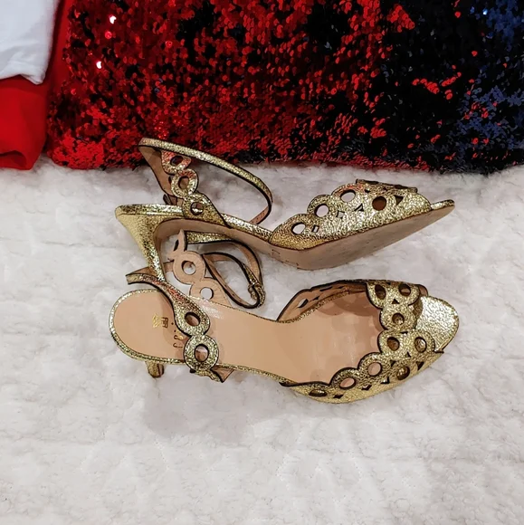 Gold Soft Pumps 😍 - Picture 3 of 5